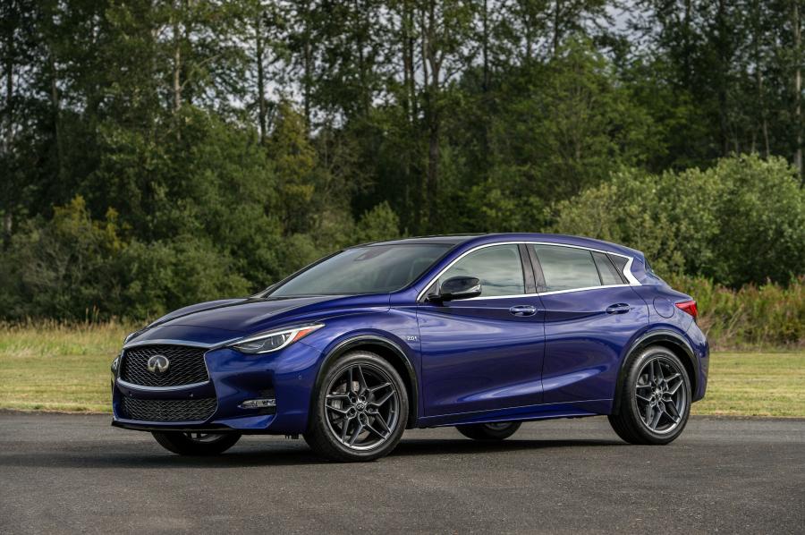  Infiniti QX30S 2.0t 2016 года  (US) (фото 16 из 20)